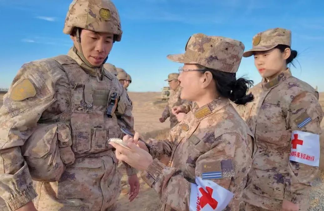 全國政協(xié)委員封穎璐：中醫(yī)藥事業(yè)要走到官兵中間走近一線戰(zhàn)位